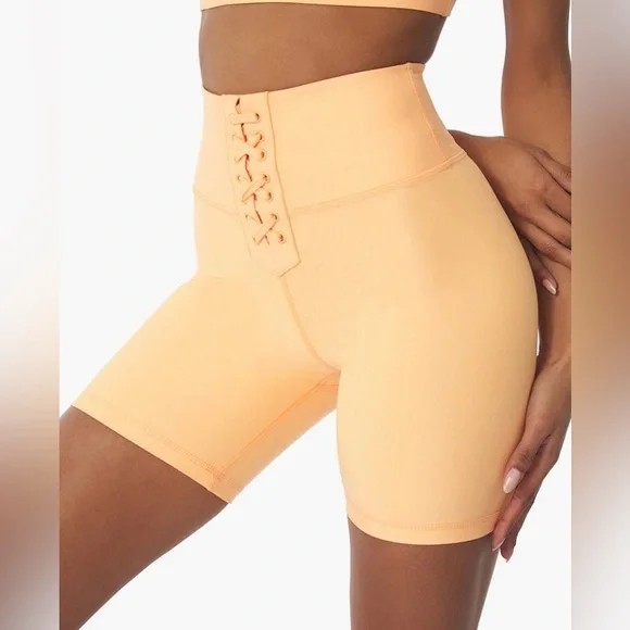 WEWOREWHAT Biker Shorts 🩳 NWT sz L - Picture 2 of 3